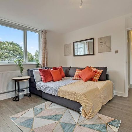 Apartament Hidden Gem In Battersea W/ Free Parking Londyn Zewnętrze zdjęcie