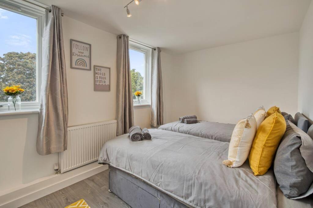 Apartament Hidden Gem In Battersea W/ Free Parking Londyn Zewnętrze zdjęcie