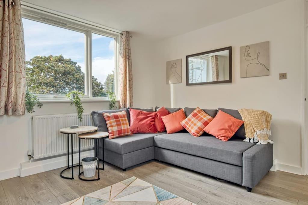 Apartament Hidden Gem In Battersea W/ Free Parking Londyn Zewnętrze zdjęcie
