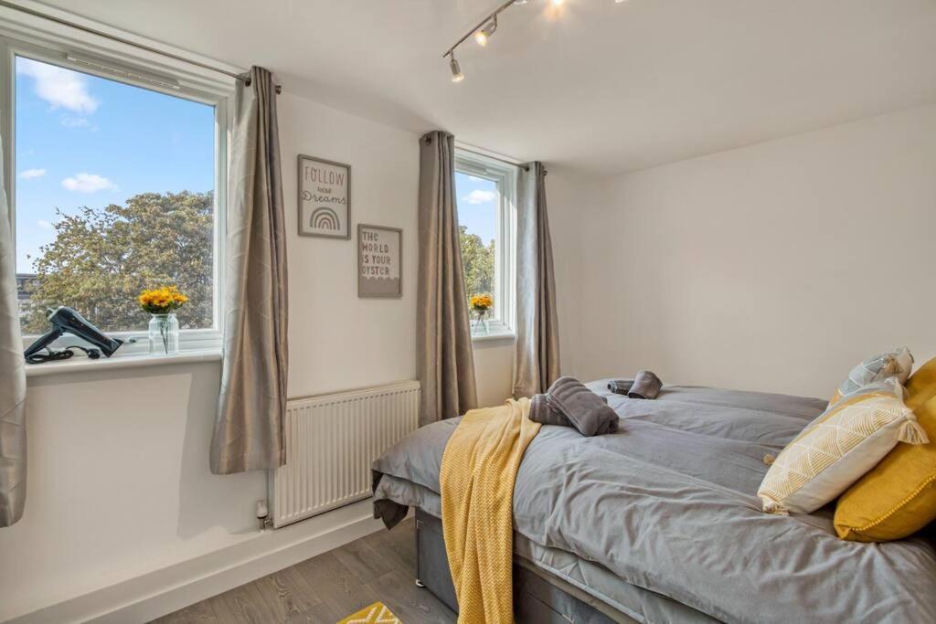 Apartament Hidden Gem In Battersea W/ Free Parking Londyn Zewnętrze zdjęcie