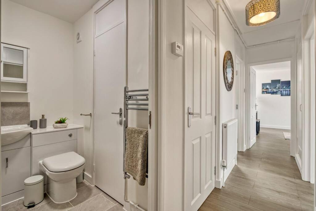 Apartament Hidden Gem In Battersea W/ Free Parking Londyn Zewnętrze zdjęcie