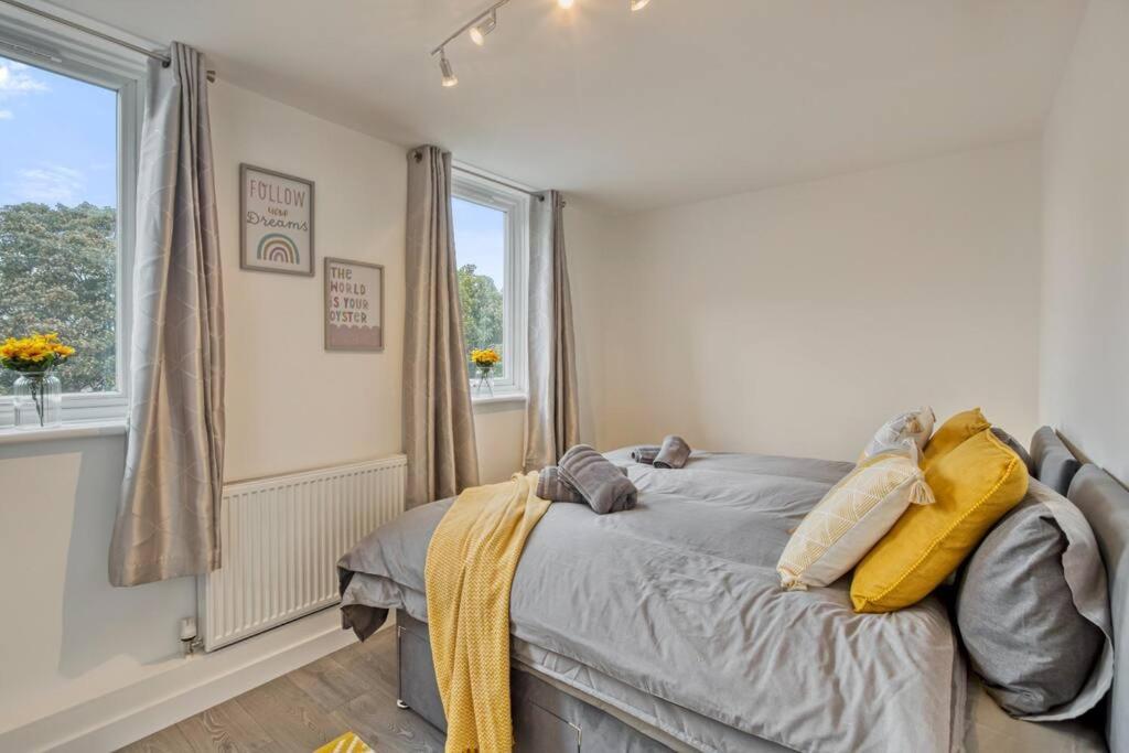 Apartament Hidden Gem In Battersea W/ Free Parking Londyn Zewnętrze zdjęcie