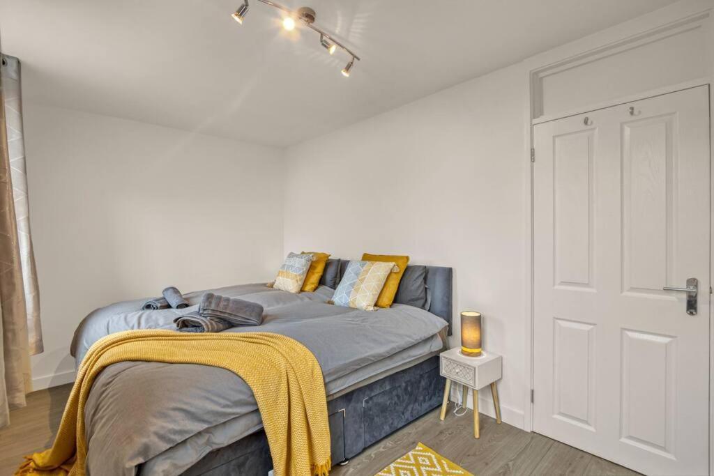 Apartament Hidden Gem In Battersea W/ Free Parking Londyn Zewnętrze zdjęcie